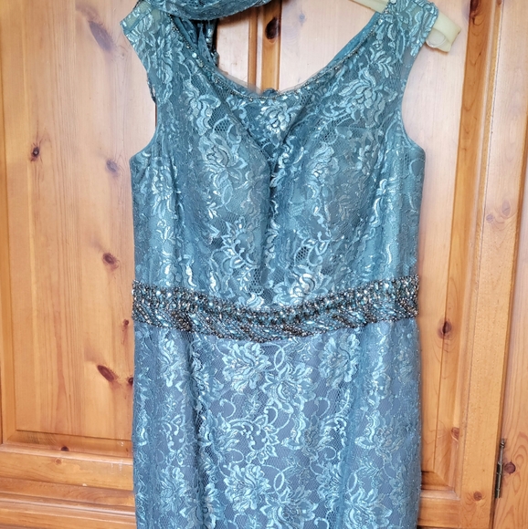 Montage by Mon Cheri Formal Gown #118982 - Picture 12 of 15